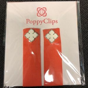 Poppy clips
